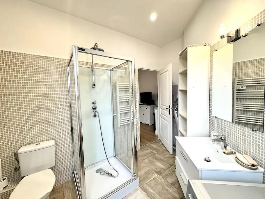 Lumineux Appartement Deux Pieces ニース