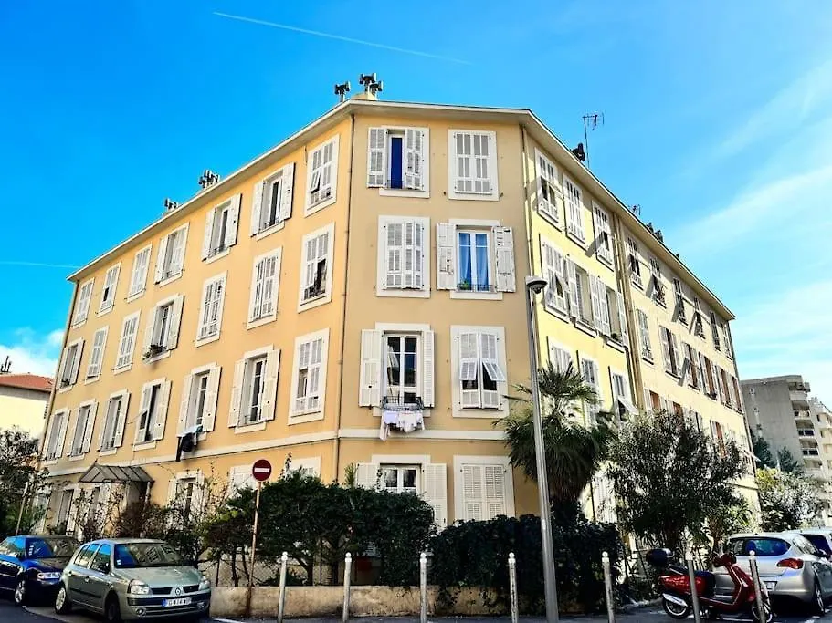Lumineux Appartement Deux Pieces ニース フランス